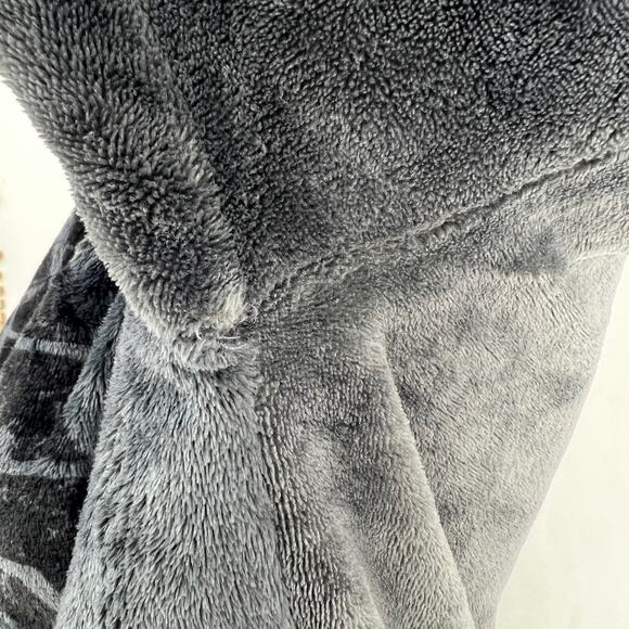 Star Wars Gray Velour Pullover Sweater Scifi Space Core S - Picture 7 of 8